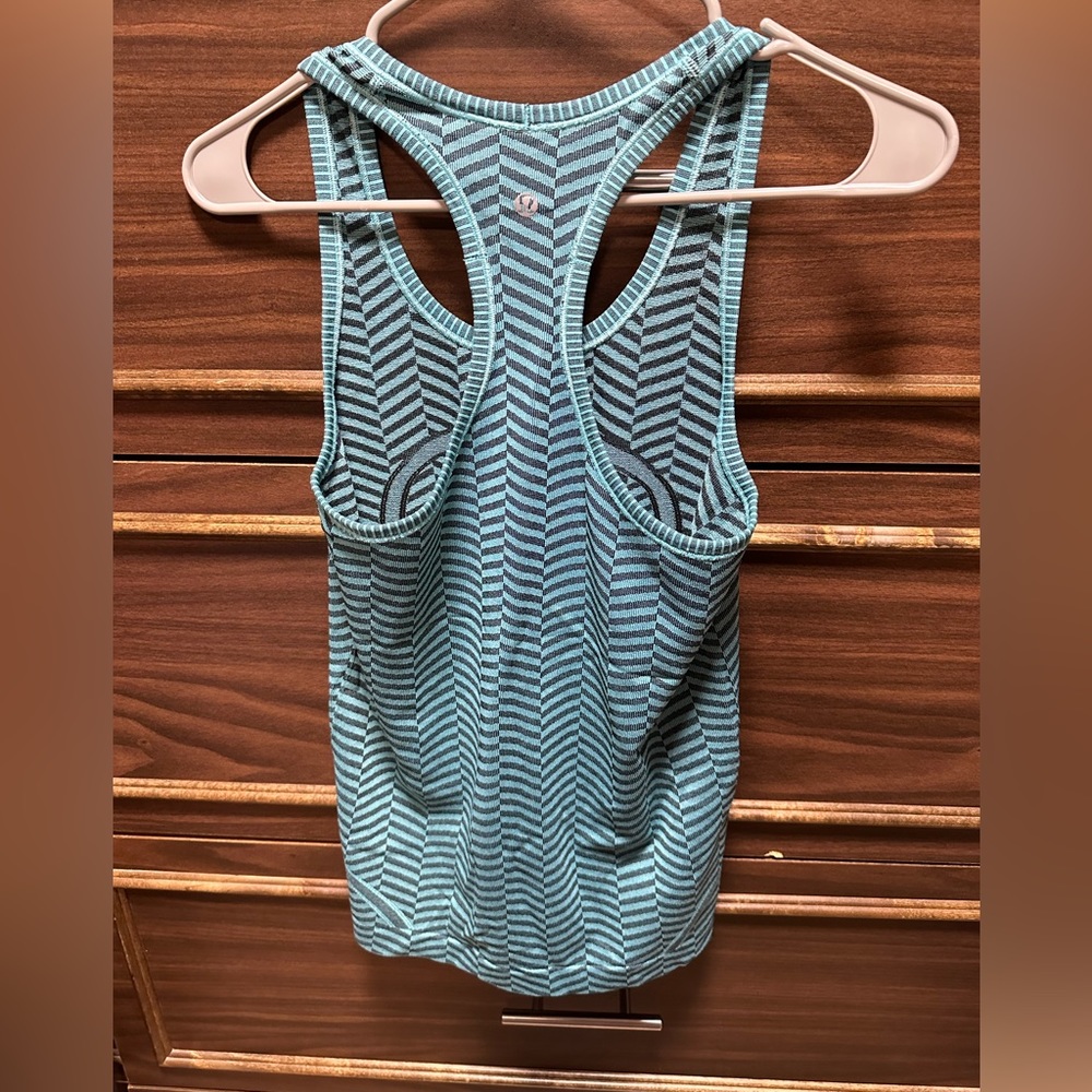 Lululemon Run: Swiftly Tech Racerback Size 6 - Picture 4 of 6